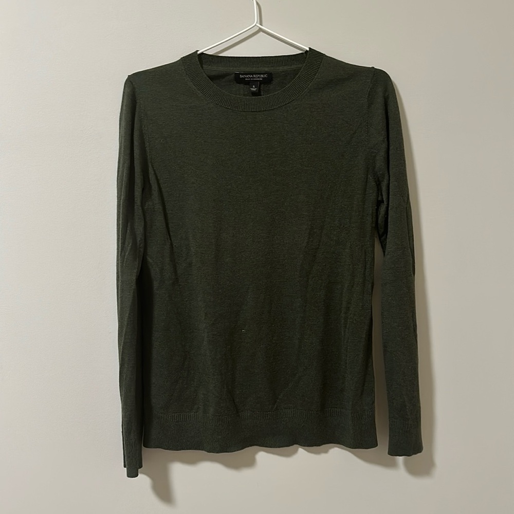Banana Republic Silk Cashmere sweater, Small